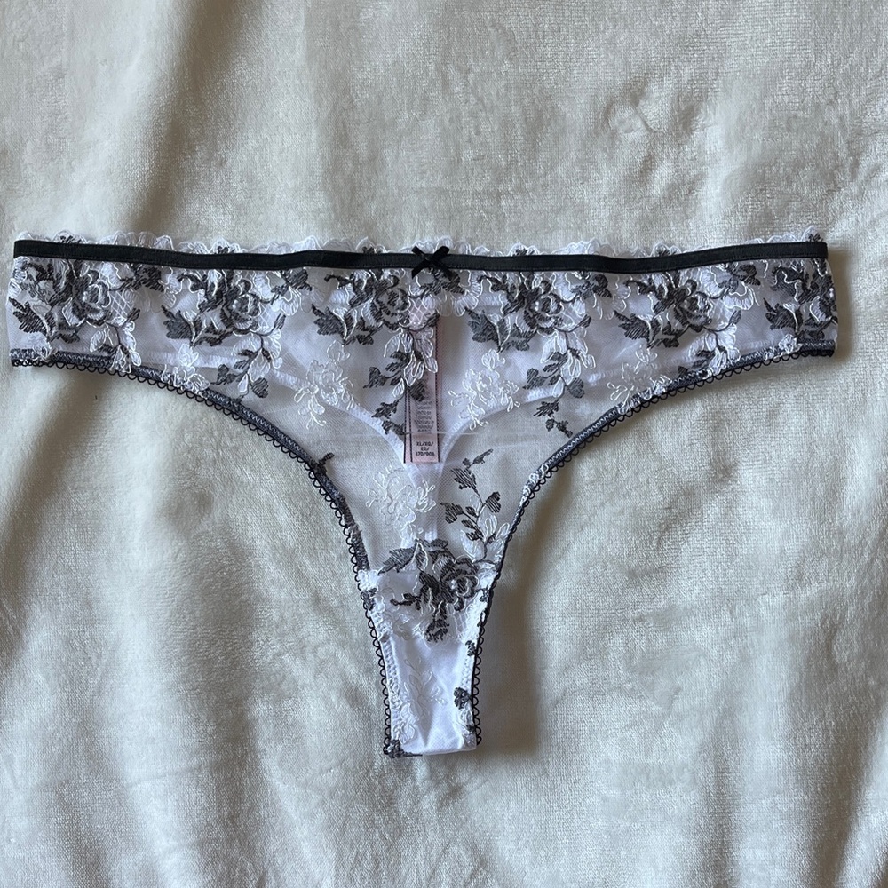 Victoria’s Secret Dream Angels Black and White Lace Thong